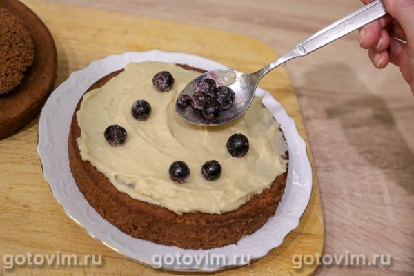 Шоколадный торт с яблочным заварным кремом в микроволновке