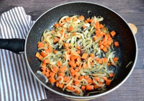 Мясо с грибами в горшочках Мясо с грибами в горшочках