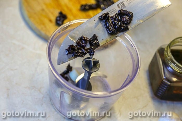 Запеченная свиная грудинка в маринаде из вяленых томатов и винного уксуса Запеченная свиная грудинка в маринаде из вяленых томатов и винного уксуса