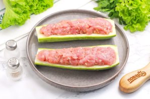 Кабачки с фаршем в аэрогриле Кабачки с фаршем в аэрогриле