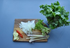 Суп "Том ям" с мидиями Суп "Том ям" с мидиями