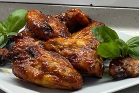 Куриные крылья с пастой кочудян Куриные крылья с пастой кочудян