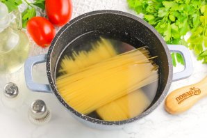 Спагетти с сыром и сливками Спагетти с сыром и сливками