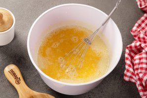 Манник на кефире в мультиварке