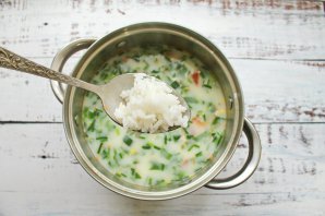 Дачный рисовый суп со снытью Дачный рисовый суп со снытью