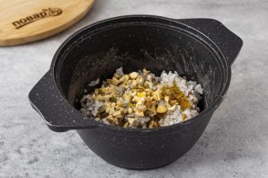 Кутья из риса с изюмом и медом Кутья из риса с изюмом и медом