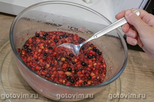 Земляничное варенье с черникой в микроволновке Земляничное варенье с черникой в микроволновке