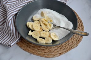 Кекс с финиками и бананом Кекс с финиками и бананом