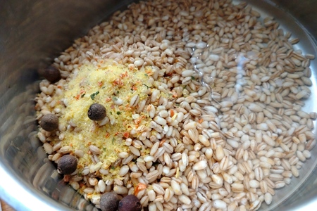 Перловка с овощами и грибами