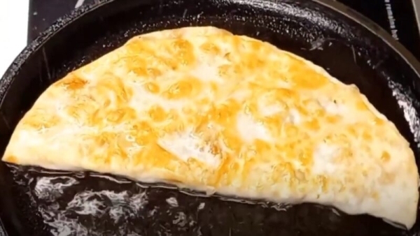 Чебуреки в лаваше. Рецепт для тех, кто не любит возиться с тестом Чебуреки в лаваше. Рецепт для тех, кто не любит возиться с тестом