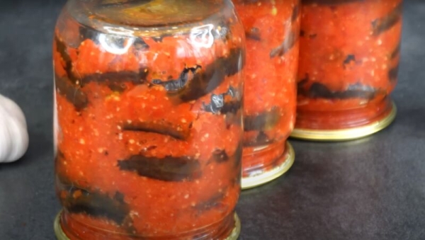 Банка опустеет за один вечер. Легендарные баклажаны по-грузински: готовятся просто, получается вкусно! Банка опустеет за один вечер. Легендарные баклажаны по-грузински: готовятся просто, получается вкусно!