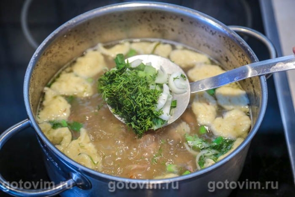 Куриный суп с лисичками и клецками Куриный суп с лисичками и клецками