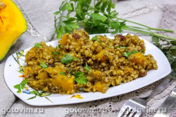 Перловка с тыквой и изюмом Перловка с тыквой и изюмом
