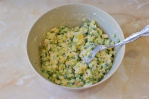 Салат с треской и огурцом Салат с треской и огурцом