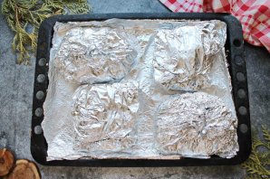 Стейк из свинины в духовке в фольге Стейк из свинины в духовке в фольге
