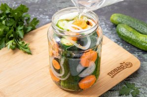 Огурцы с морковью на зиму Огурцы с морковью на зиму