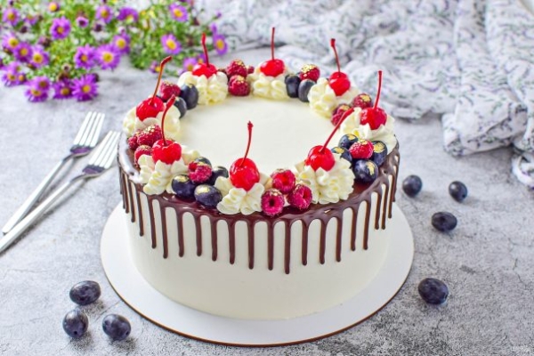 Торт «Молочная девочка» с кремом чиз Торт «Молочная девочка» с кремом чиз