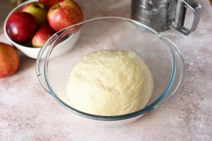 Пирожки с яблоками в духовке
