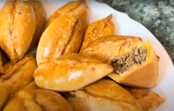 Сытные пирожки по сказочному рецепту. Вкусно, по-домашнему: каждая хозяйка мечтает их приготовить Сытные пирожки по сказочному рецепту. Вкусно, по-домашнему: каждая хозяйка мечтает их приготовить