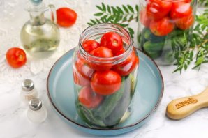 Помидоры с огурцами (закатки) Помидоры с огурцами (закатки)