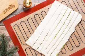 Праздничные елочки из теста