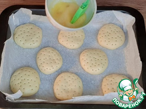 Дрожжевые ванильные булочки на молоке