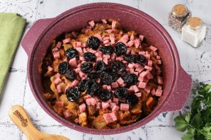 Классический бигус из квашеной капусты Классический бигус из квашеной капусты