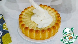 Горячий молочный пирог с кремом и джемом Горячий молочный пирог с кремом и джемом