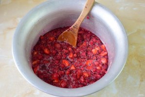 Варенье из малины и клубники Варенье из малины и клубники