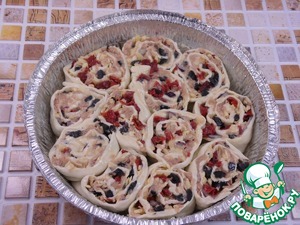 Пирог с тунцом и маслинами Пирог с тунцом и маслинами