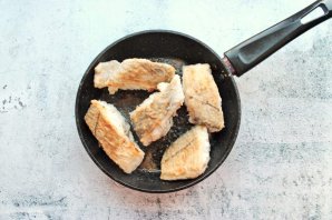 Пикша с луком Пикша с луком