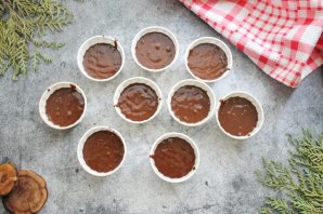 Шоколадные капкейки со сливочным кремом Шоколадные капкейки со сливочным кремом