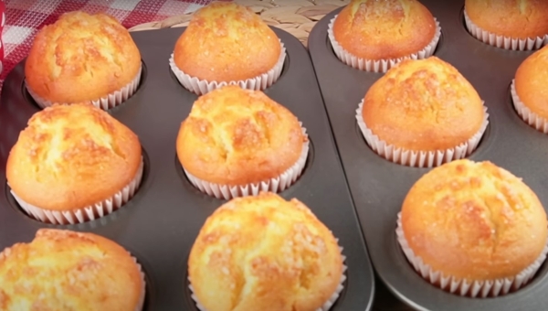 Все смешали и в духовку. Воздушные мини-кексы: самый универсальный и вкусный рецепт маффинов