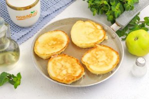 Яблочно-творожные оладьи Яблочно-творожные оладьи