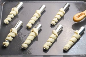 Закусочные слойки "Змейки" Закусочные слойки "Змейки"