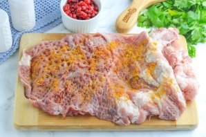 Мясной рулет с брусникой в духовке Мясной рулет с брусникой в духовке
