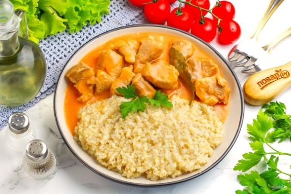 Гуляш из свинины как в советской столовой Гуляш из свинины как в советской столовой