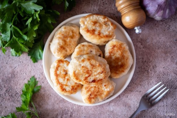 Куриные котлеты в мультиварке