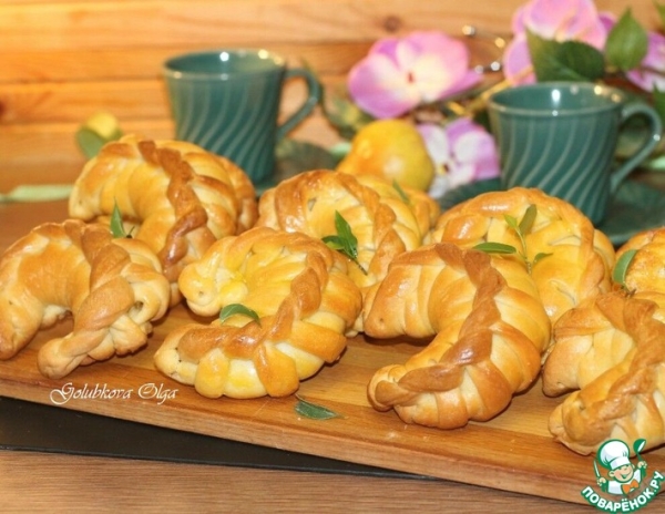 Плетеные булочки на молоке с начинкой