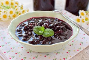 Варенье "Пятиминутка" из черной смородины Варенье "Пятиминутка" из черной смородины