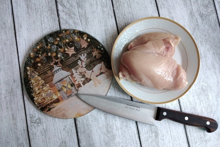 Салат с рисовой лапшой, курицей и овощами