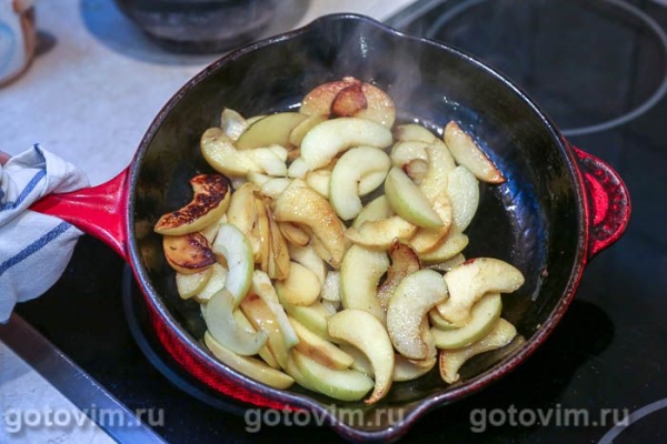 Печень с яблоками по-берлински Печень с яблоками по-берлински