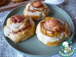 Слоеные рулетики с плавленым сыром Слоеные рулетики с плавленым сыром