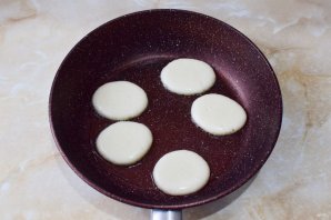 Оладьи без дрожжей на кефире Оладьи без дрожжей на кефире