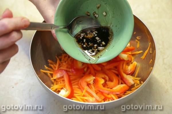 Салат из красной фасоли с маринованной морковью и сладким перцем Салат из красной фасоли с маринованной морковью и сладким перцем