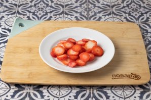 Фруктово-ягодный салат с йогуртом Фруктово-ягодный салат с йогуртом