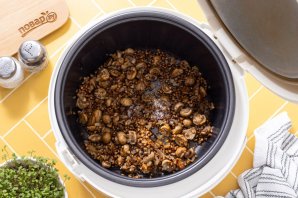 Гречка с грибами в мультиварке Гречка с грибами в мультиварке