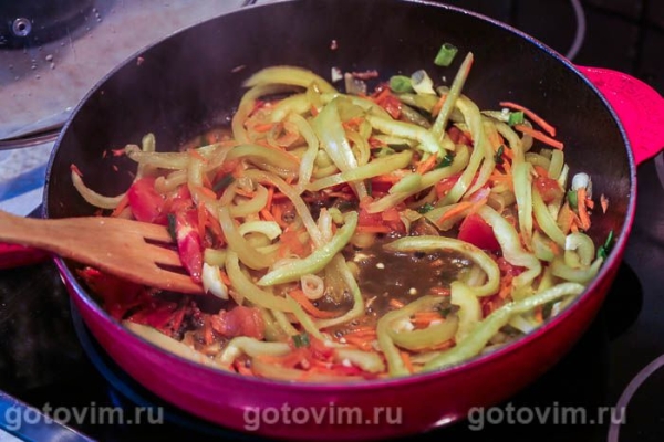 Свиная отбивная с овощами и соевым соусом Свиная отбивная с овощами и соевым соусом