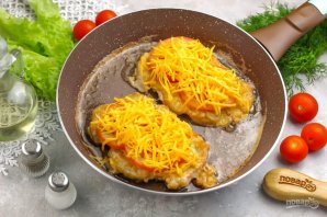 Отбивные с помидорами