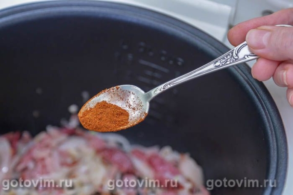 Паэлья с креветками, копченостями и зеленым горошком в мультиварке